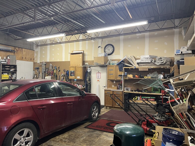 More Photos Of 1925 E Livingston Ave, Columbus Warehouse For Sale