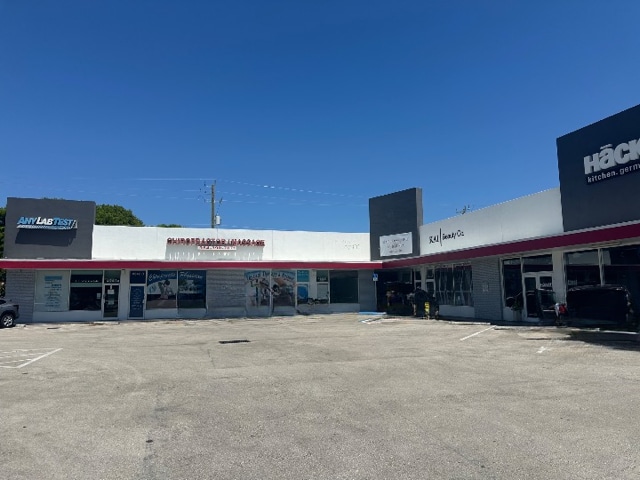 More Photos Of 4242 N Federal Hwy, Fort Lauderdale Freestanding For Lease