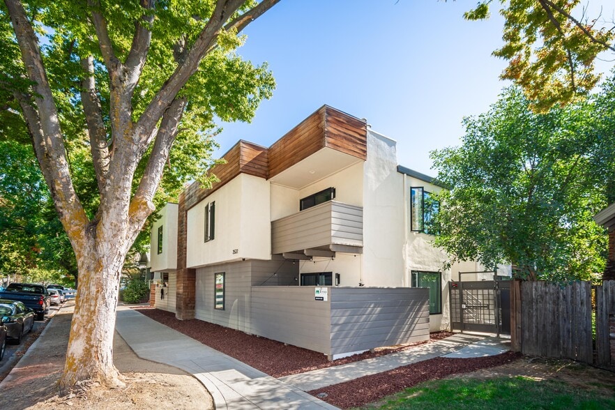 Primary Photo Of 2522-2524 T St, Sacramento Apartments For Sale