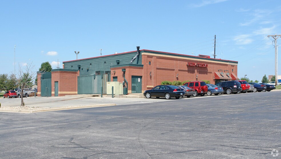 More Photos Of 14001 E Us-40 Hwy, Kansas City Restaurant For Lease