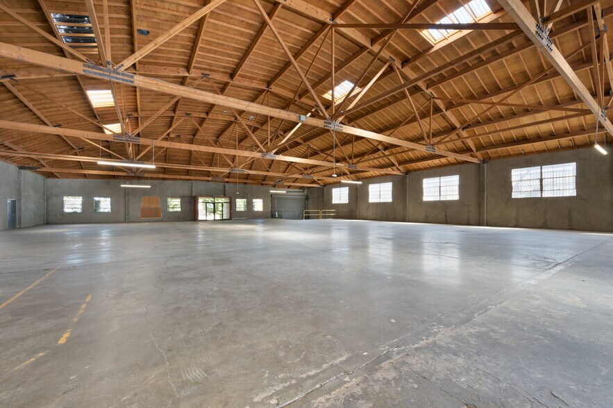More Photos Of 5950-5978 Bowcroft St, Los Angeles Service For Lease