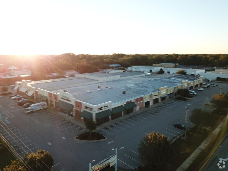 More Photos Of 4101 Raeford Rd, Fayetteville General Retail For Lease