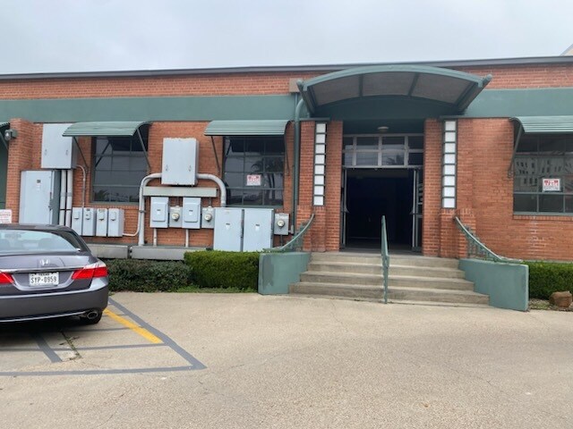 More Photos Of 2315 Harborside Dr, Galveston General Retail For Lease