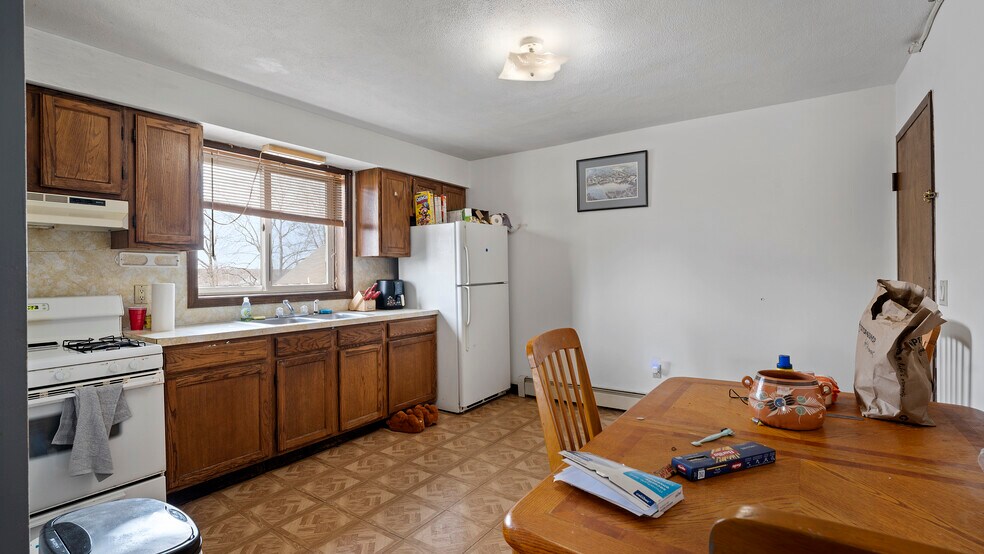 More Photos Of 124 Waterman Ave, East Providence Apartments For Sale