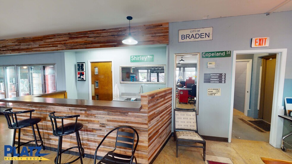 More Photos Of 1011 E Market St, Warren Convenience Store For Sale