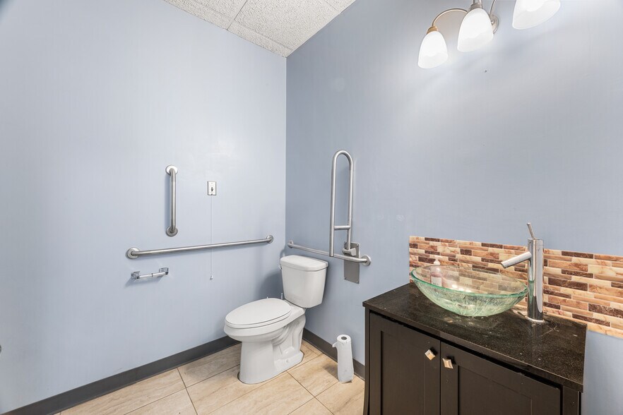 More Photos Of 253-257 Main St, Torrington Office For Sale