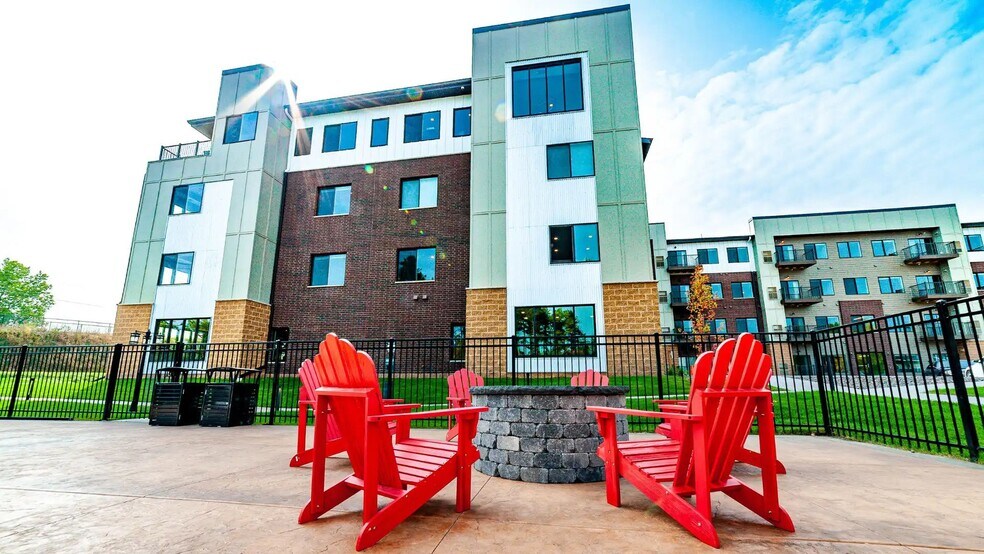 More Photos Of 1081 SW Fourth St, Forest Lake Apartments For Lease