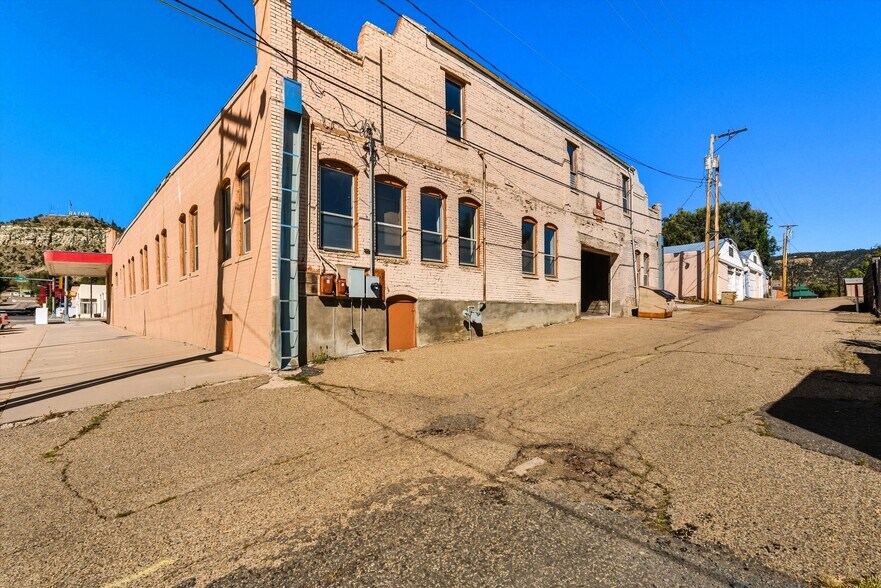 More Photos Of 201 N 2nd St, Raton Auto Repair For Sale