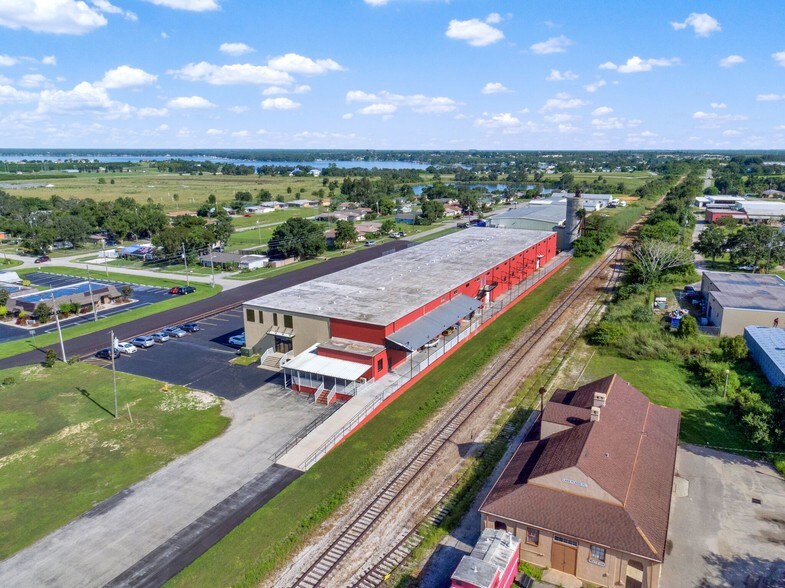 More Photos Of 110 W Interlake Blvd, Lake Placid Warehouse For Lease