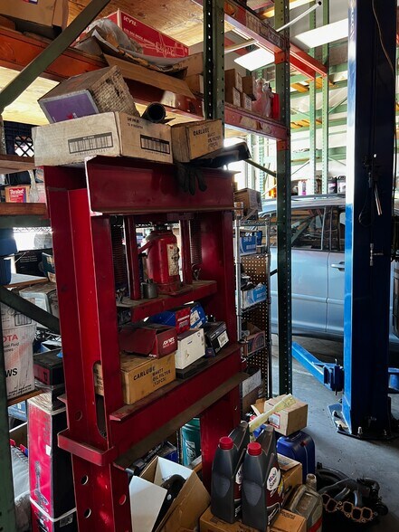 More Photos Of 11841 Washington Blvd, Whittier Auto Repair For Lease