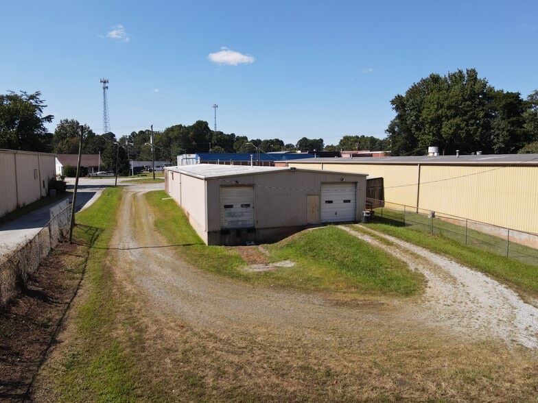 More Photos Of 293 Edwardia Dr, Greensboro Warehouse For Sale