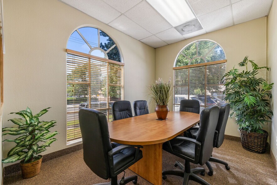 More Photos Of 2001 P St, Sacramento Office For Sale