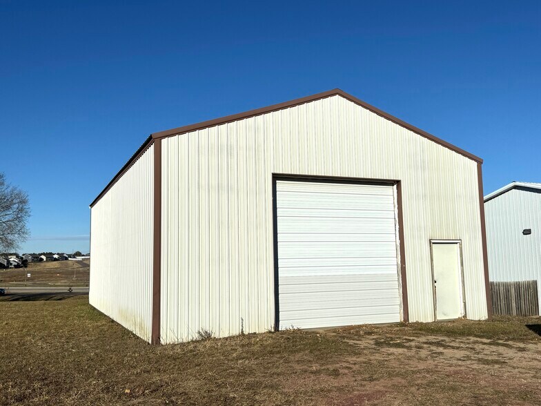 Primary Photo Of 1000 Enterprise ave, Sioux Falls Industrial For Lease