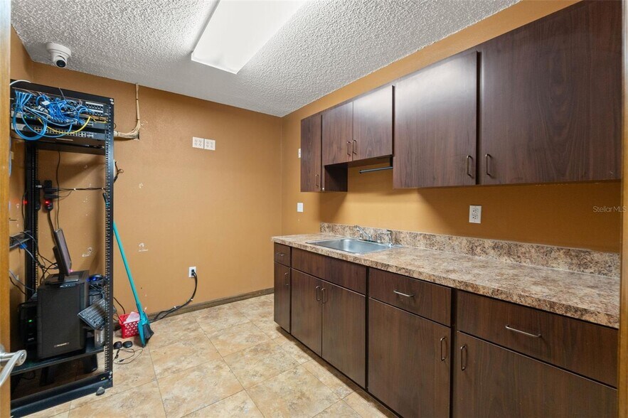 More Photos Of 10507 Spring Hill Dr, Spring Hill Medical For Lease