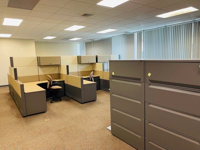 More Photos Of 3033 Express Dr N, Islandia Office For Lease