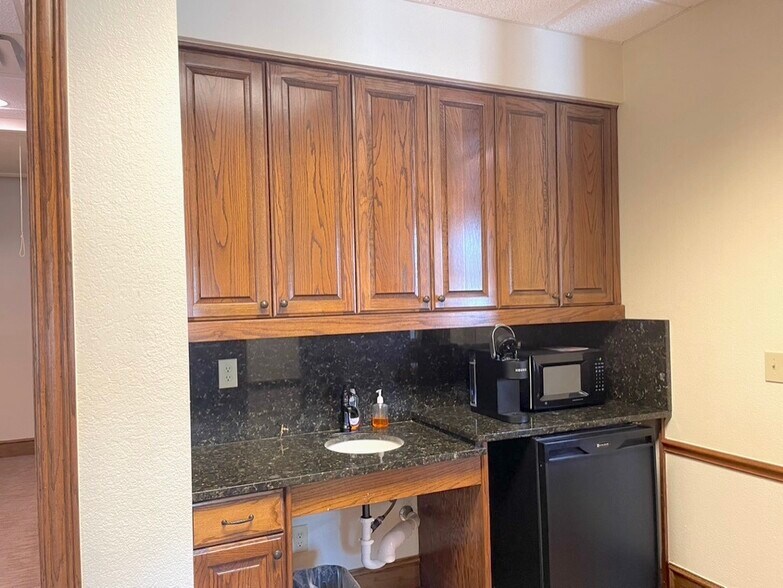 More Photos Of 6190 Virginia Pky, McKinney Medical For Lease