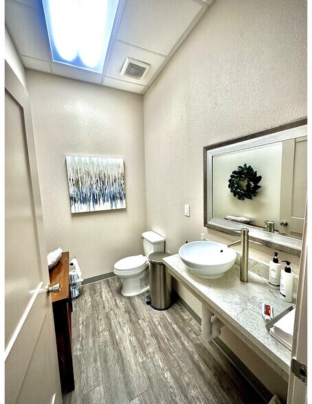 More Photos Of 17200 Highway 3, Webster Office For Sale