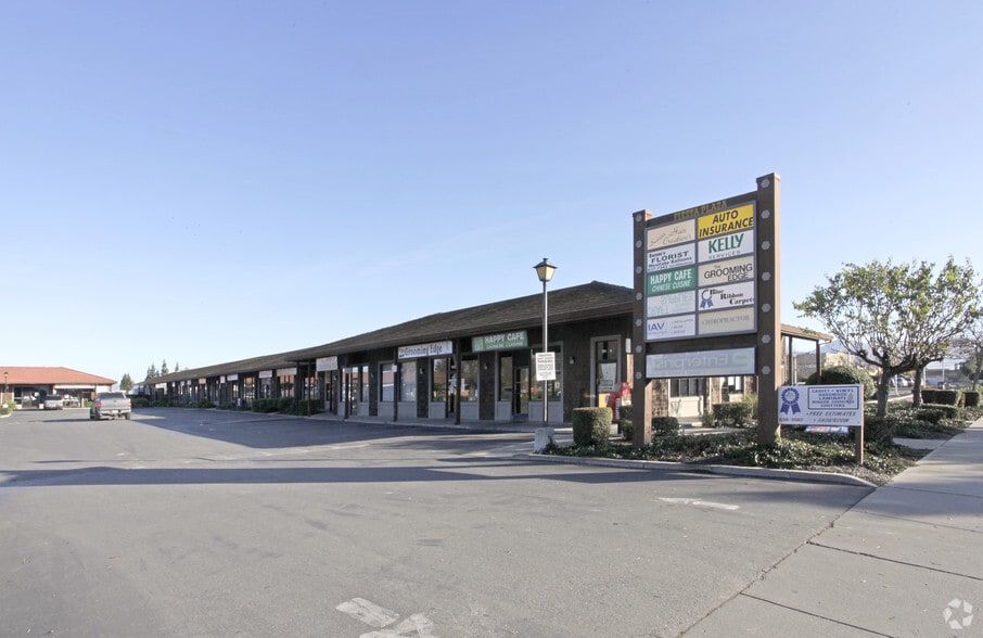 More Photos Of 191 San Felipe Rd, Hollister Unknown For Lease