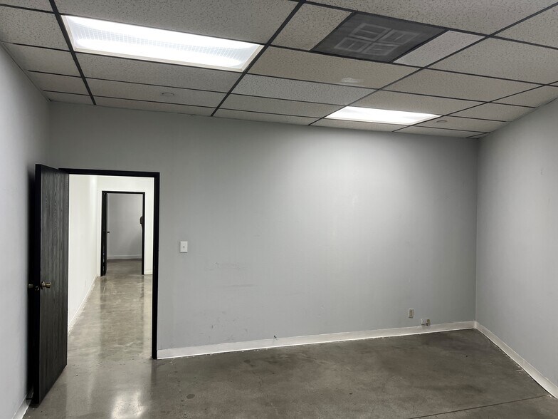 More Photos Of 4800-4820 District Blvd, Vernon Warehouse For Lease