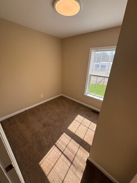 More Photos Of 321 W End Ave, McMinnville Office For Lease