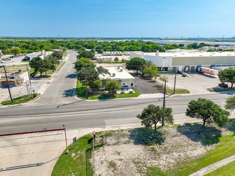 More Photos Of 5260 Rittiman Rd, San Antonio Light Distribution For Sale