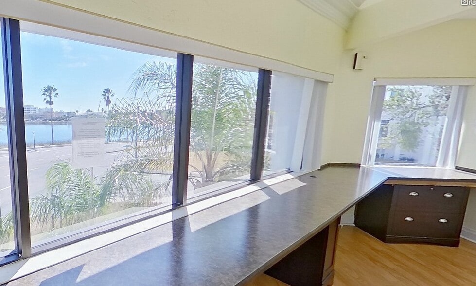 More Photos Of 501 W Peachtree St, Lakeland Office For Sale