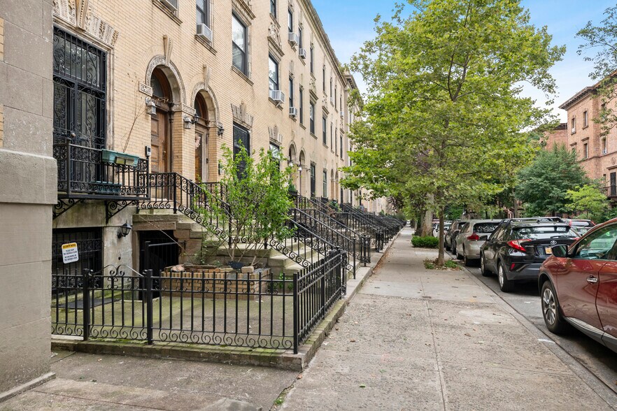 More Photos Of 200 W 139th St, New York Apartments For Sale