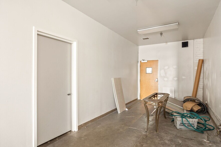 More Photos Of 3150 E 46th St, Los Angeles Loft Creative Space For Lease