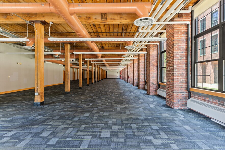 More Photos Of 140 Mill St, Lewiston Office Residential For Sale