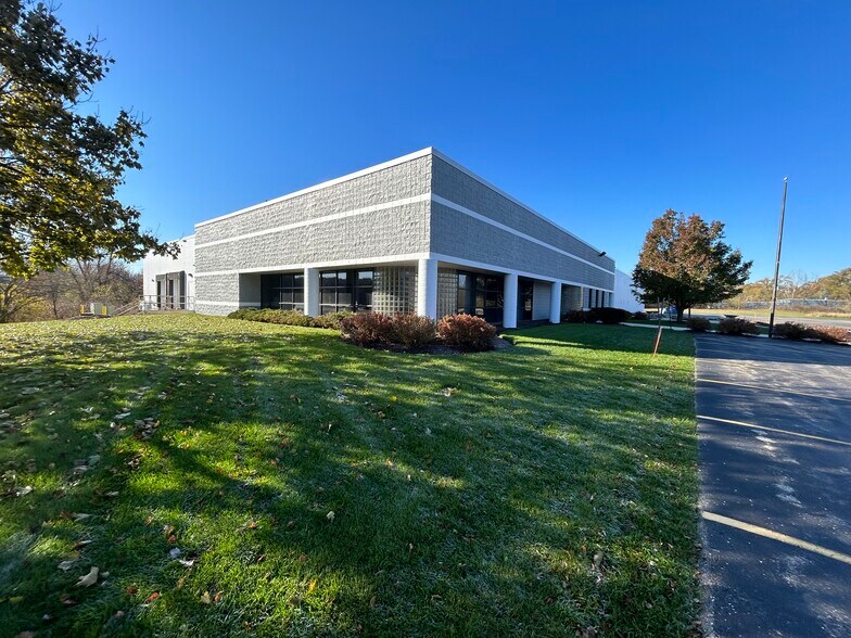 Primary Photo Of 8320 193rd Ave, Bristol Service For Sale