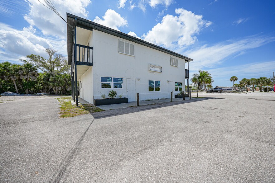 More Photos Of 1261 Beach Rd, Englewood Storefront Retail Residential For Sale