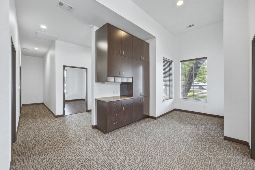 More Photos Of 12171 W Parmer Ln, Cedar Park Medical For Lease
