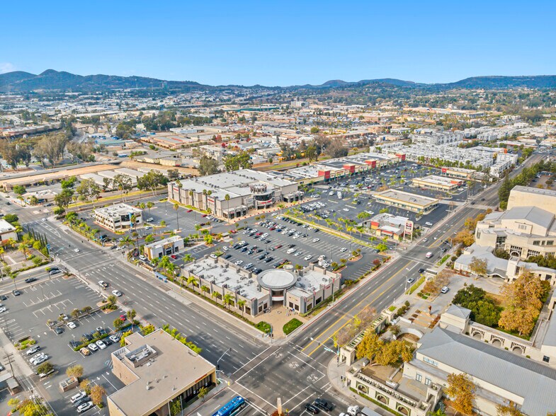 More Photos Of 310-340 W Valley Pky, Escondido Unknown For Lease