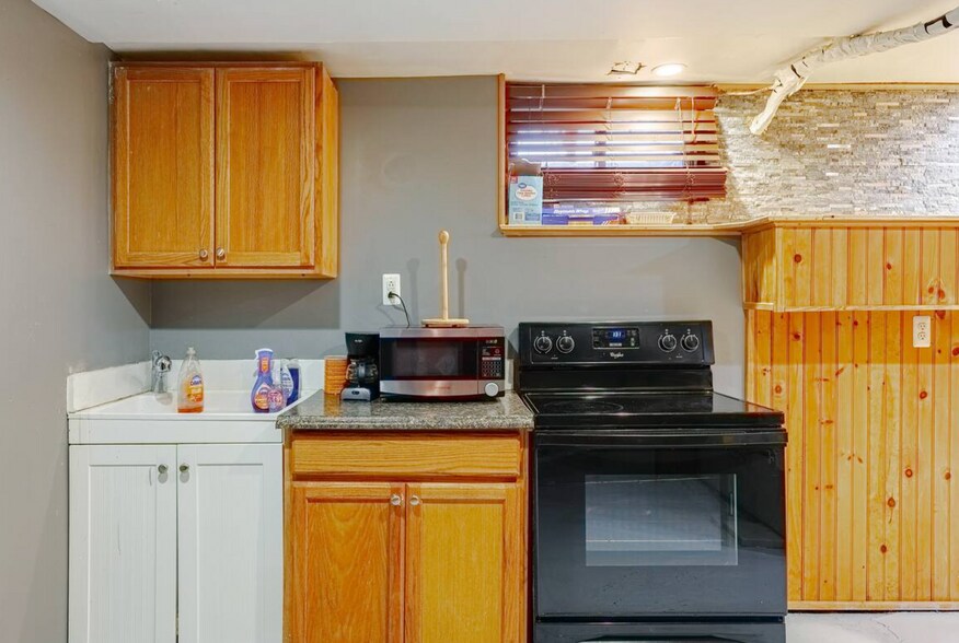 More Photos Of 1019 Berryville Ave, Winchester Storefront Retail Residential For Sale