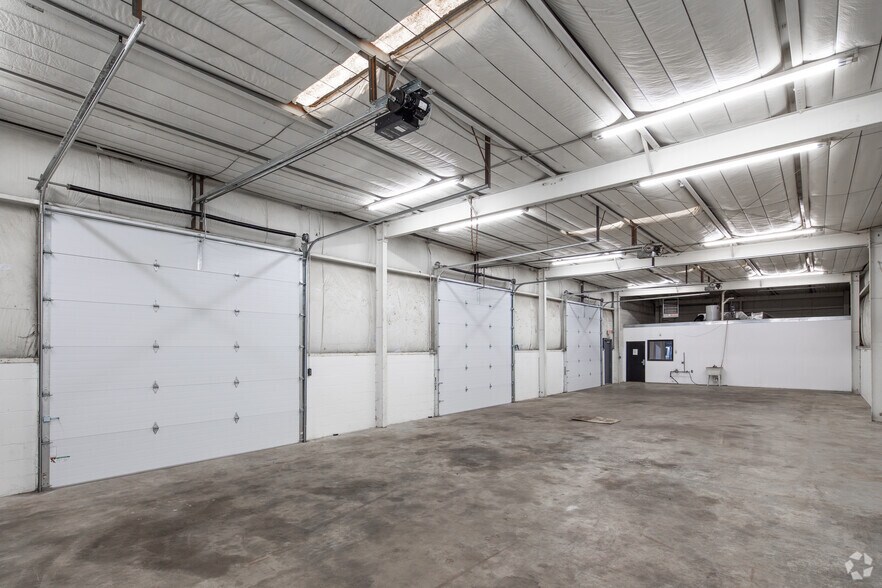 More Photos Of 365 Water St, Wilmington Warehouse For Lease