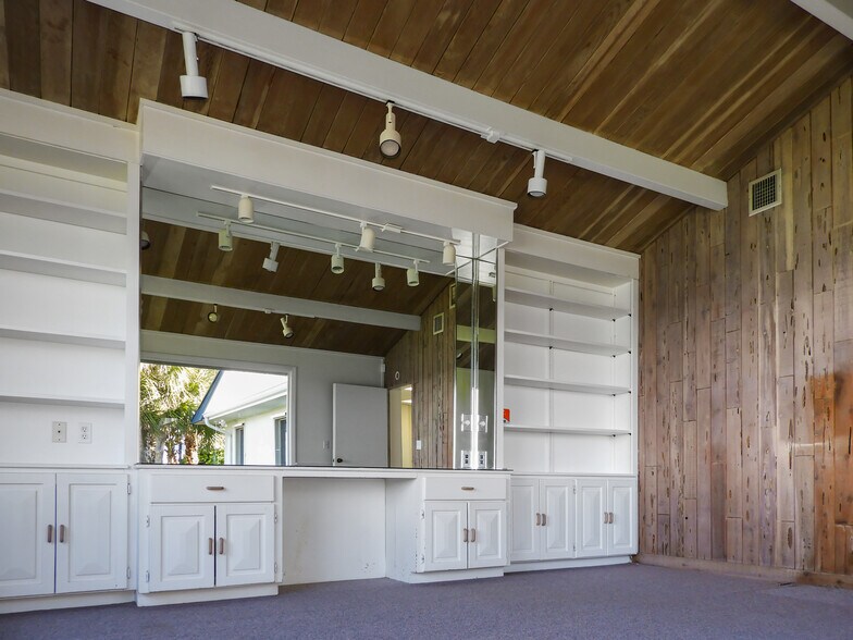 More Photos Of 1331 S Harbor City Blvd, Melbourne Office Residential For Lease