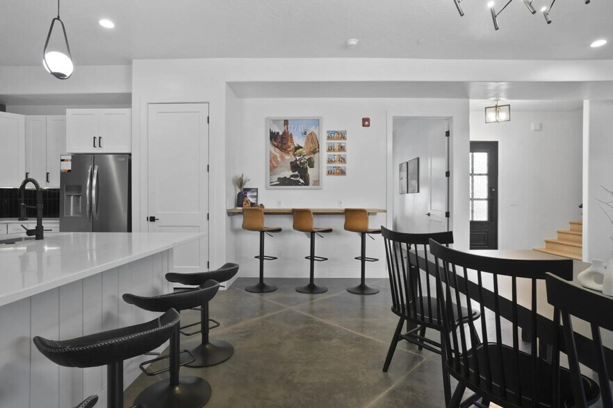 More Photos Of 4346 W Canterbury Rd, Hurricane Multifamily For Sale