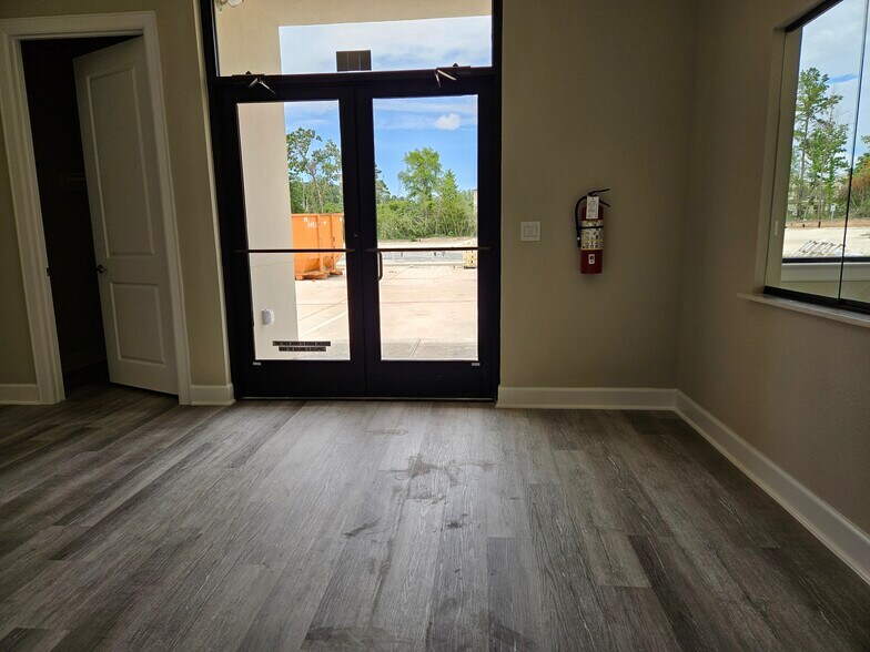 More Photos Of 625 Regal Row, Montgomery Medical For Lease