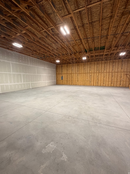 More Photos Of 1403 W 4500 S, Hurricane Airplane Hangar For Sale