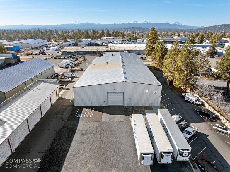 More Photos Of 110 SE 9th St, Bend Manufacturing For Lease