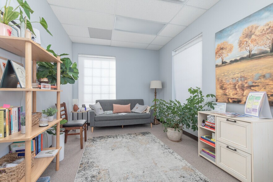 More Photos Of 4171 Crescent Dr, Saint Louis Loft Creative Space For Lease