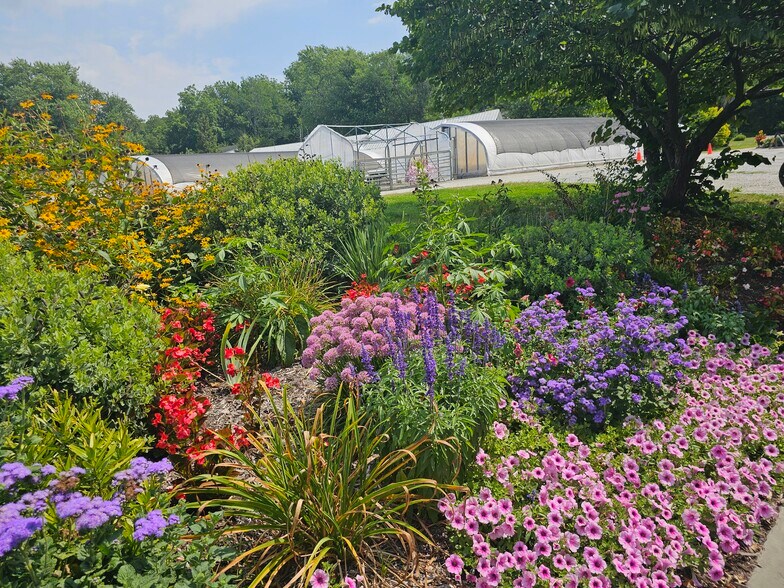 More Photos Of 73 Little York Rd, Warwick Garden Center For Sale