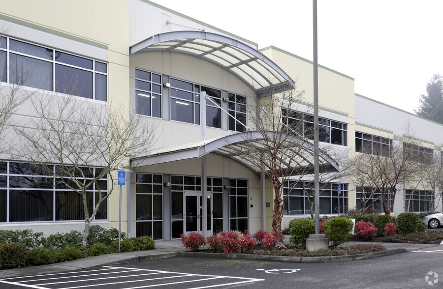 More Photos Of 4660 NE Belknap Ct, Hillsboro Office For Lease