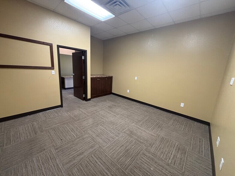 More Photos Of 110 Miracle Mile Dr, Anderson Office For Lease