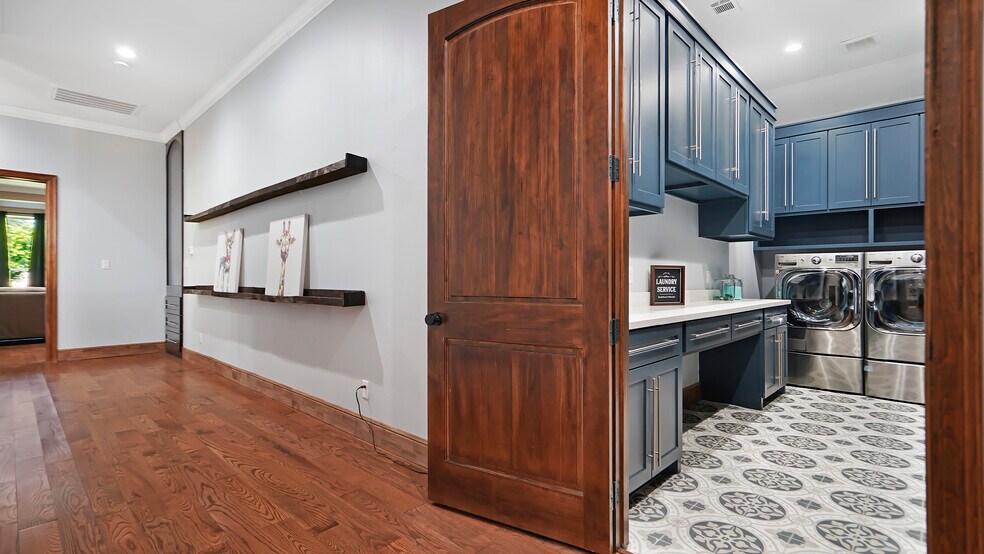 More Photos Of 10511 W Hidden Lake Ln, Richmond Specialty For Sale