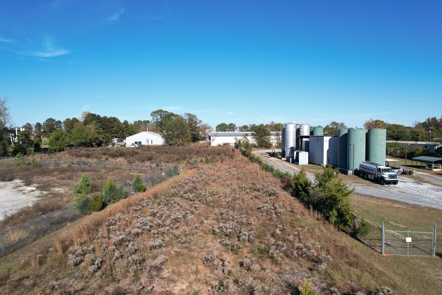 More Photos Of 10 Geneva Ct, Mauldin Manufacturing For Sale