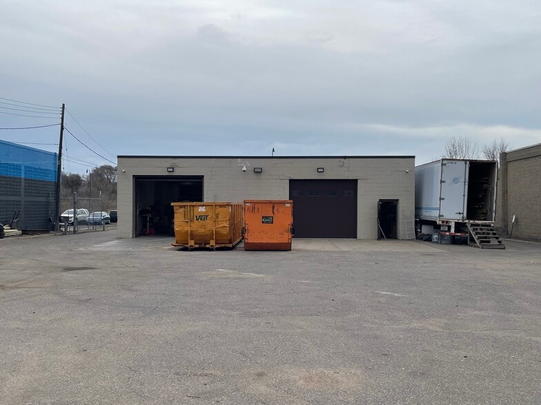 More Photos Of 5333-5337 Lakeland Ave, Minneapolis Freestanding For Sale