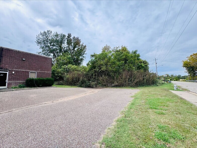 More Photos Of 4755 Cuba-Millington Rd, Millington Industrial For Lease