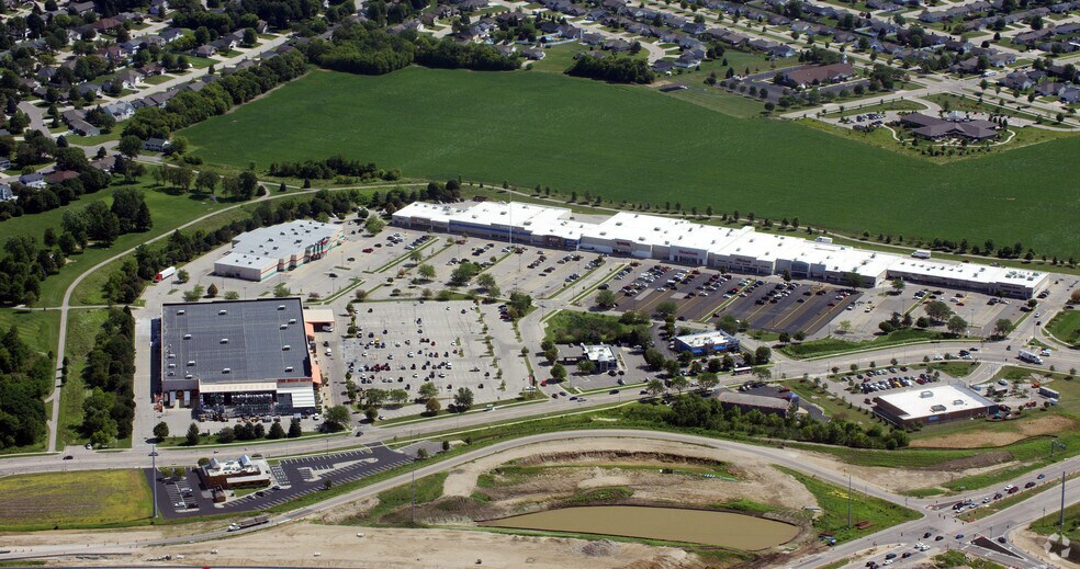 More Photos Of 2900 Deerfield Dr, Janesville General Retail For Lease