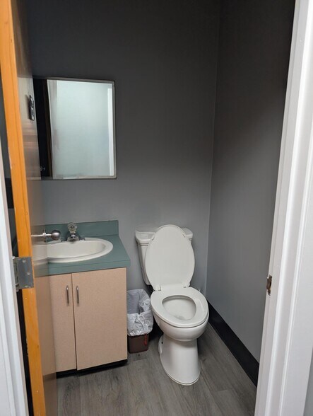 More Photos Of 7405 Brandt Pike, Huber Heights Medical For Sale